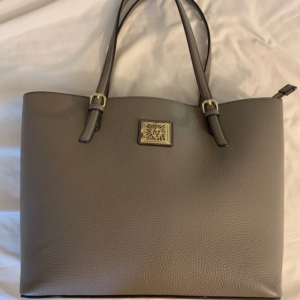 Beige tote.
